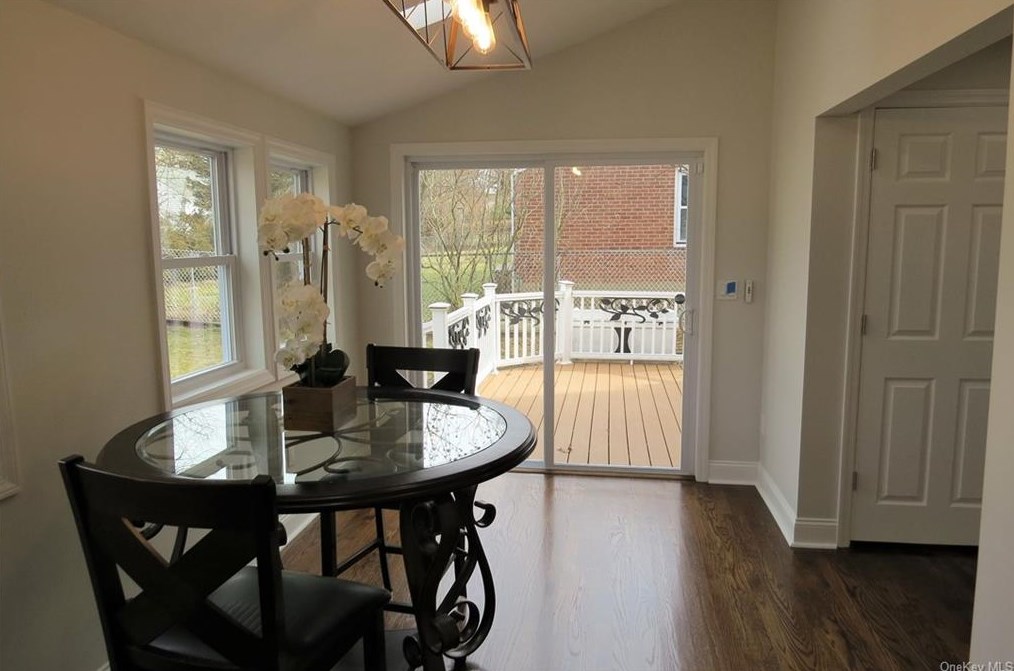 13 Maywood Ave, Rye Brook NY  10573-2401 exterior