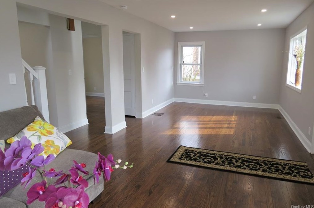 13 Maywood Ave, Rye Brook NY  10573-2401 exterior