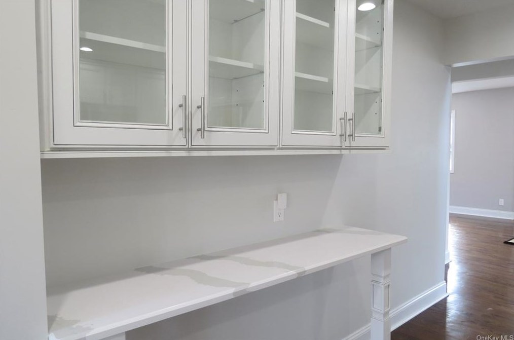 13 Maywood Ave, Rye Brook NY  10573-2401 exterior