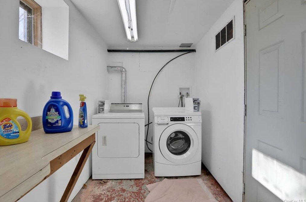 35 Old Rte 199, Red Hook NY 12571-2726 exterior