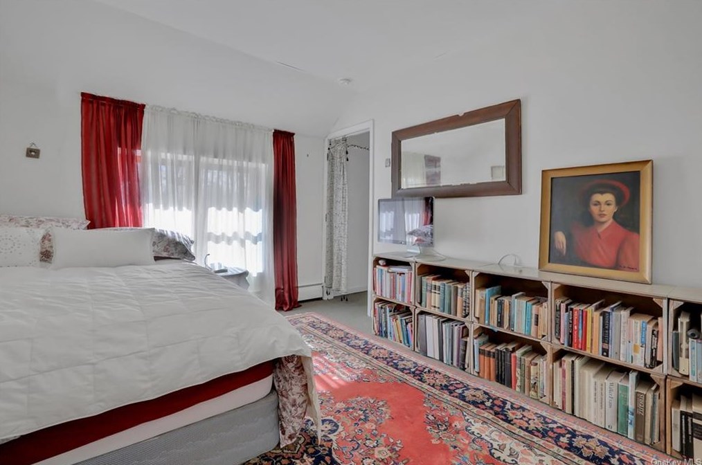 35 Old Rte 199, Red Hook NY 12571-2726 exterior