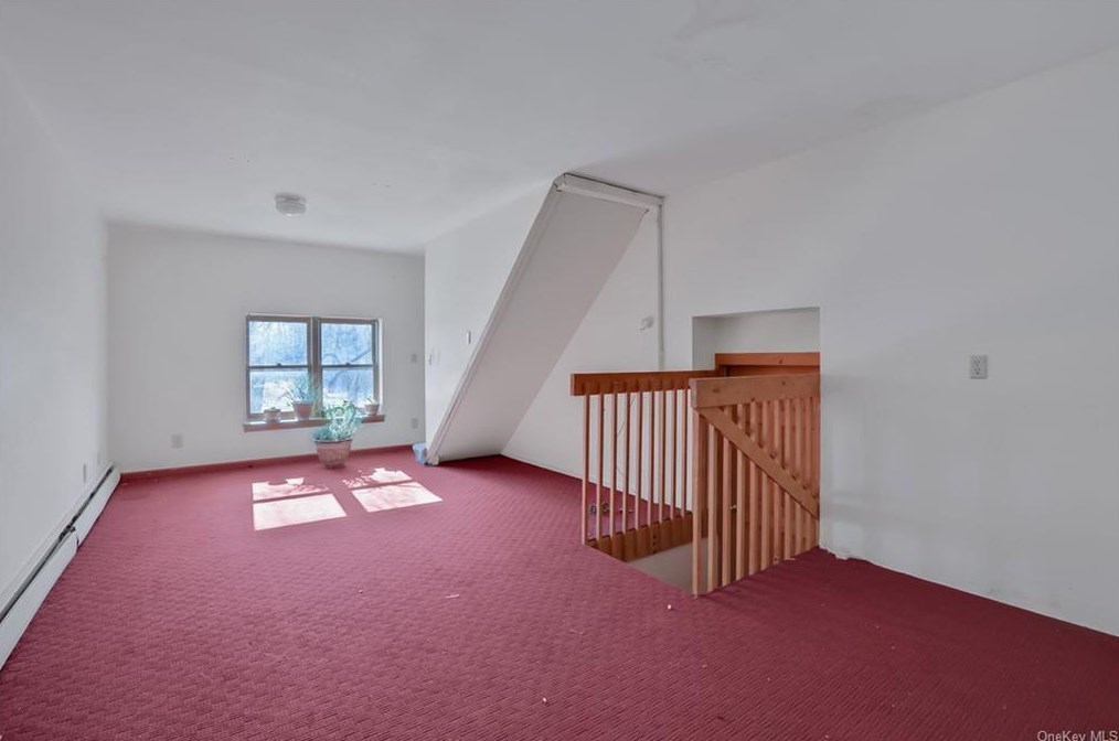 35 Old Rte 199, Red Hook NY 12571-2726 exterior