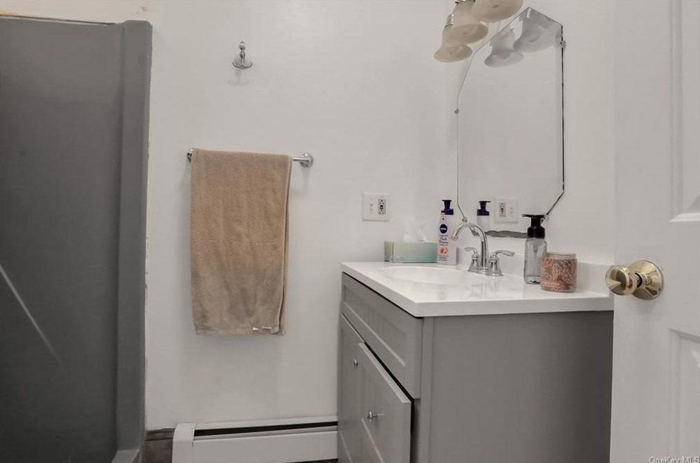 35 Old Rte 199, Red Hook NY 12571-2726 exterior