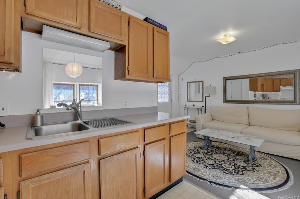 35 Old Rte 199, Red Hook NY 12571-2726 exterior