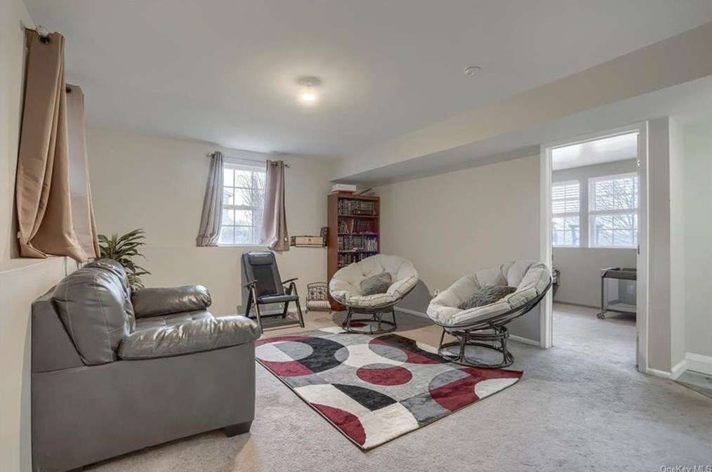 14 Stanford Dr, Highland Mills NY  10930-2621 exterior