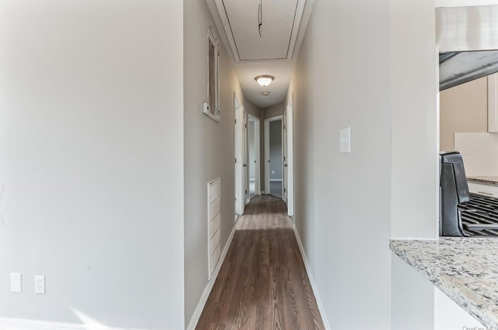 5 Pine Rd, Middle Island NY  11953-1356 exterior