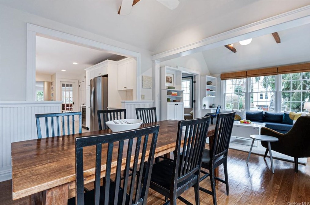 26 Shadow Ln, Larchmont NY  10538-2525 exterior