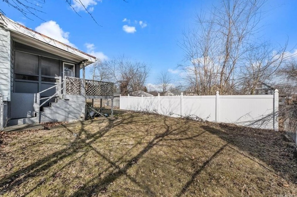 122 North St, Newburgh NY  12550-3302 exterior