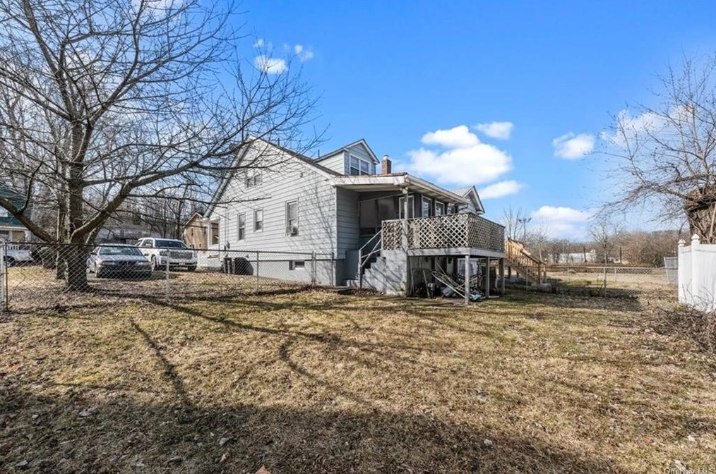 122 North St, Newburgh NY  12550-3302 exterior