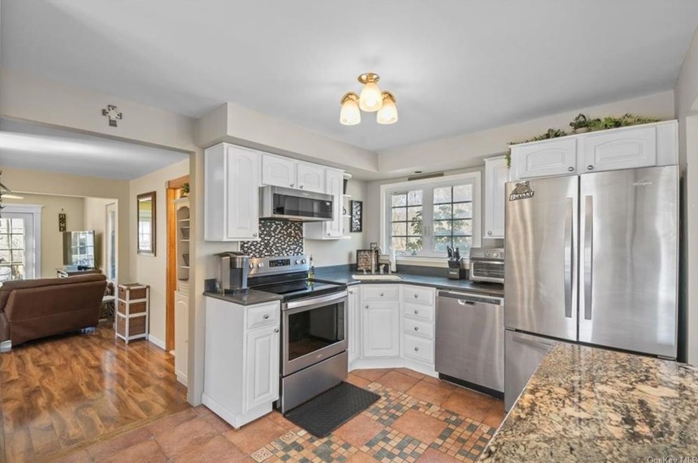 15 Ashburton Rd, Kent Lakes NY  10512-5865 exterior