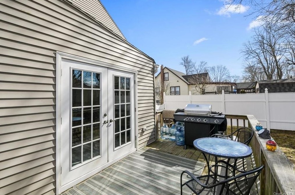 15 Ashburton Rd, Kent Lakes NY  10512-5865 exterior