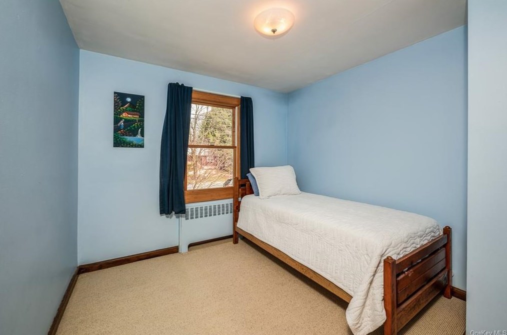 226 Townline Rd, Chestnut Ridge NY  10965-1264 exterior