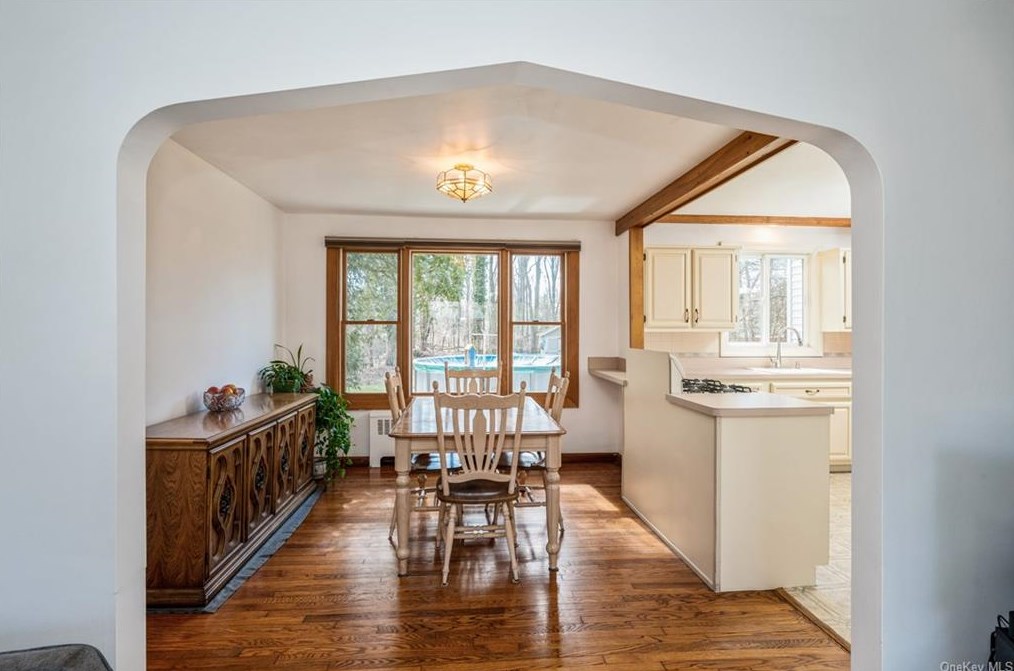 226 Townline Rd, Chestnut Ridge NY  10965-1264 exterior