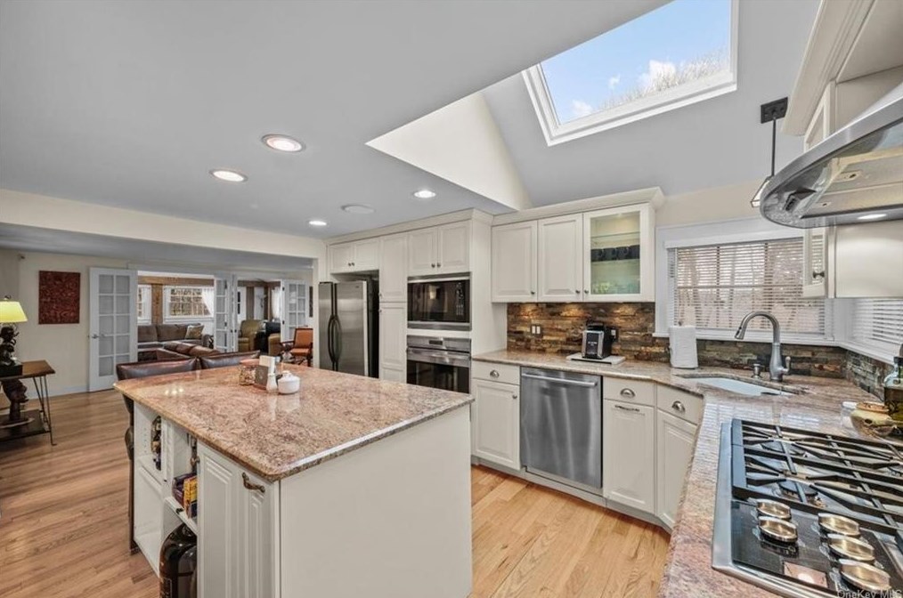 708 Forest Glen Rd, Monroe NY  10950-5546 exterior