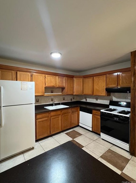 535 Thatford Ave, Brooklyn NY  11212-5201 exterior