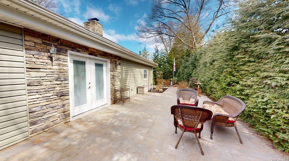 320 Blauvelt Rd, Chestnut Ridge NY  10965-2008 exterior