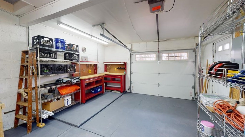 320 Blauvelt Rd, Chestnut Ridge NY  10965-2008 exterior