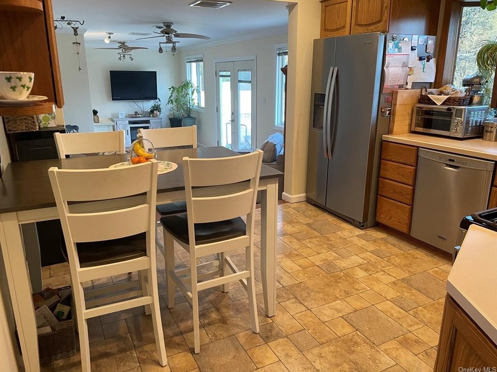 42 George Ave, Chestnut Ridge NY  10965-1833 exterior