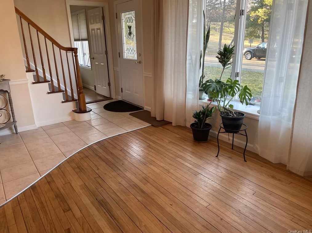 42 George Ave, Chestnut Ridge NY  10965-1833 exterior