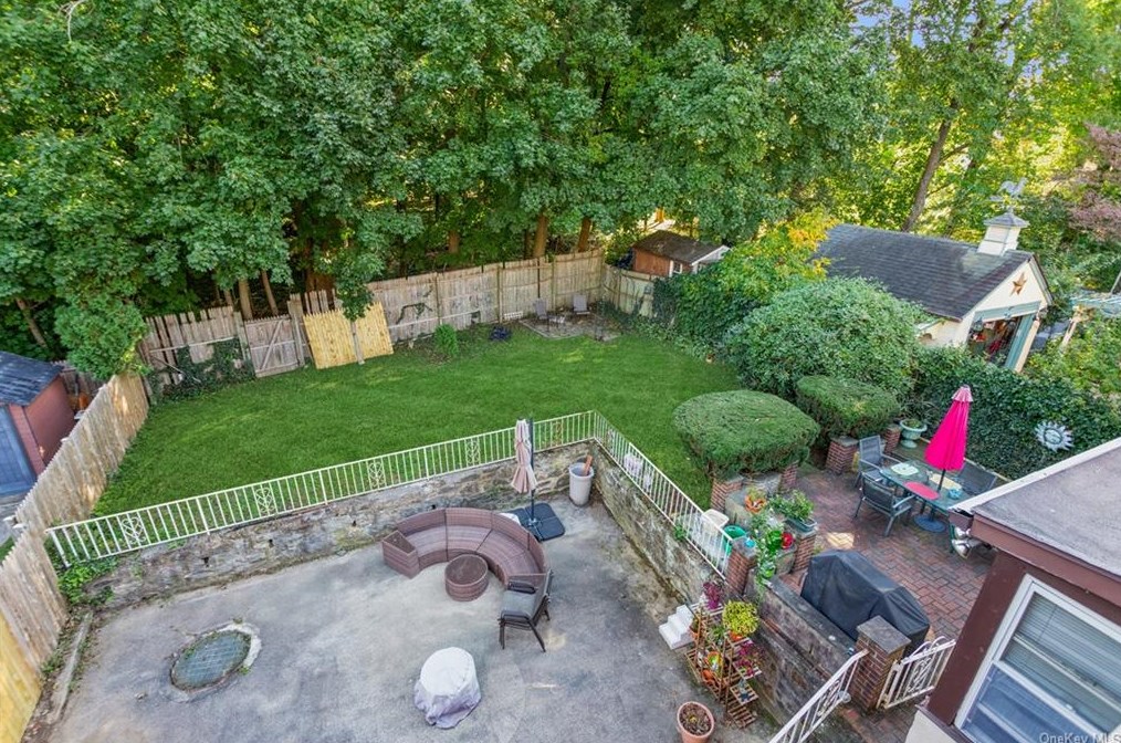 84 Lockwood Ave, Yonkers NY  10701-5028 exterior