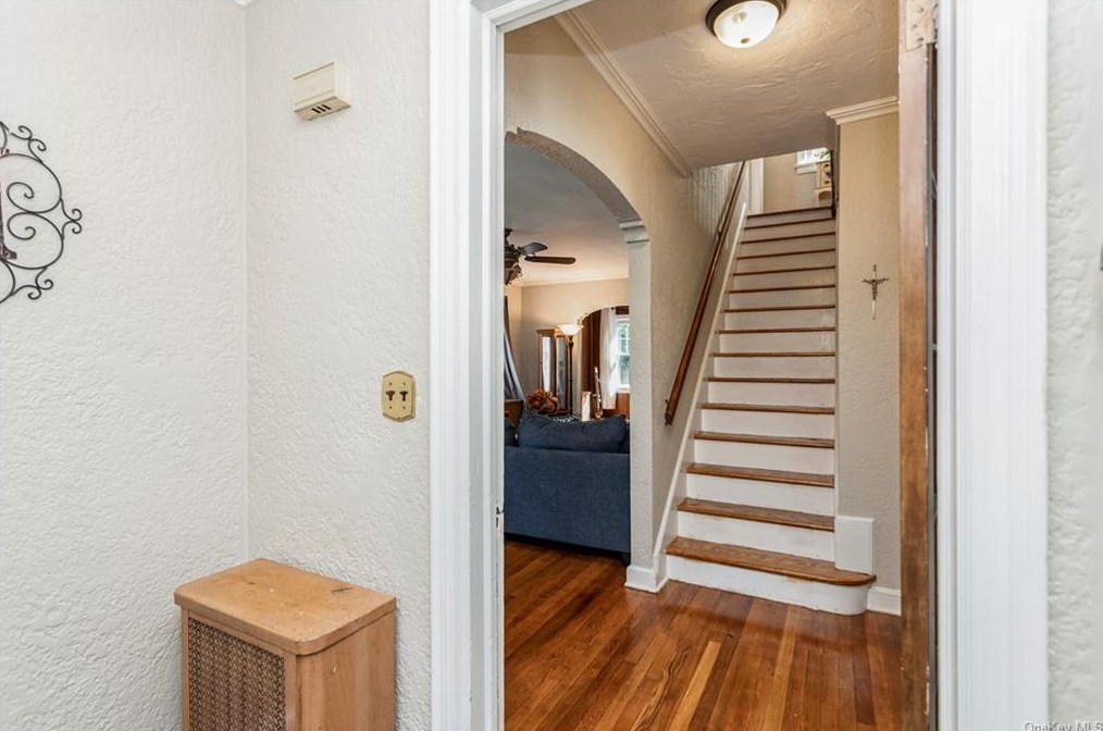 84 Lockwood Ave, Yonkers NY  10701-5028 exterior