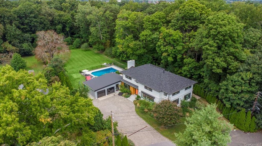 901 Skibo Ln, Mamaroneck NY  10543-4726 exterior