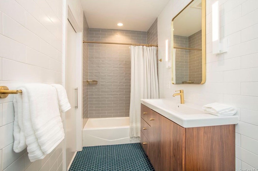 901 Skibo Ln, Mamaroneck NY  10543-4726 exterior