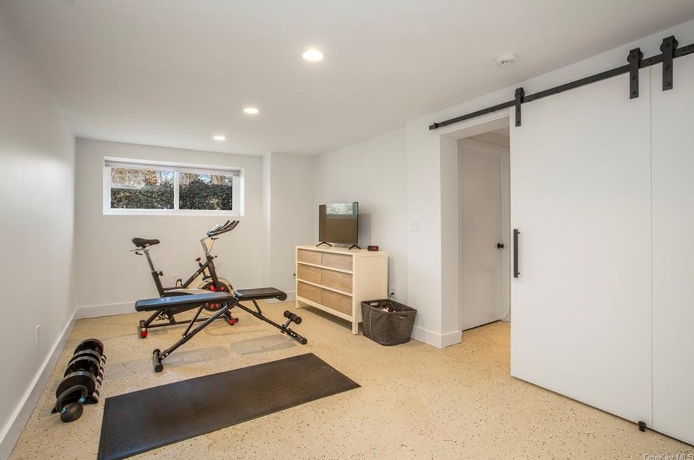 901 Skibo Ln, Mamaroneck NY  10543-4726 exterior