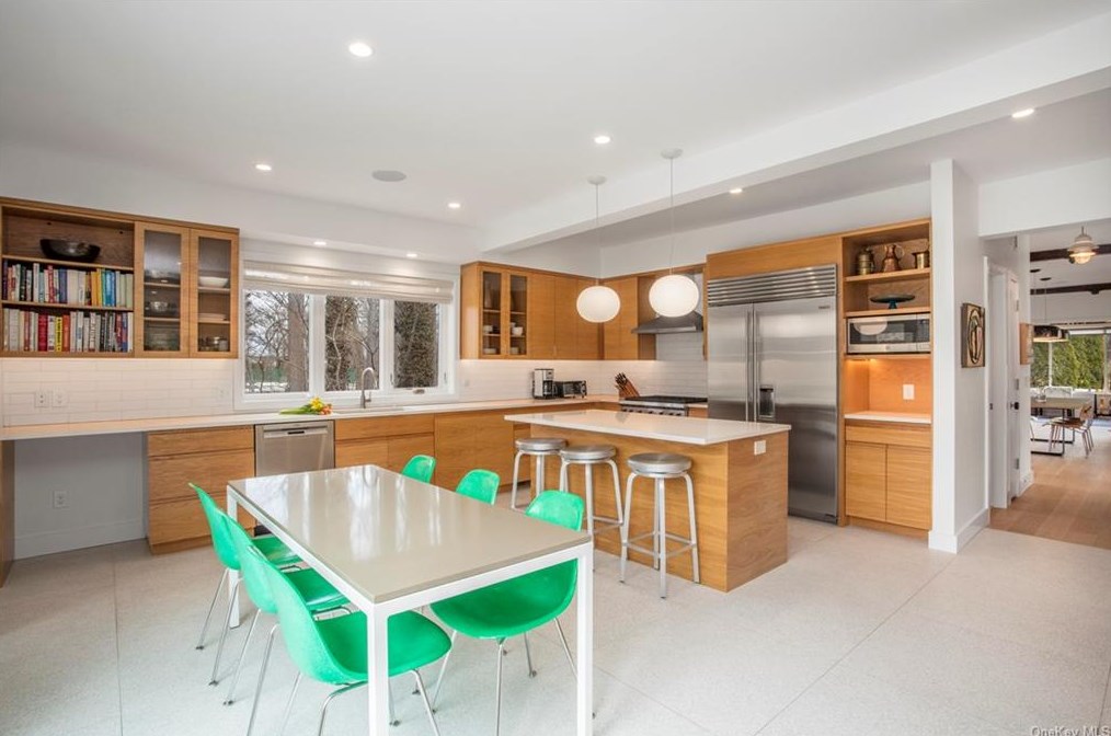 901 Skibo Ln, Mamaroneck NY  10543-4726 exterior