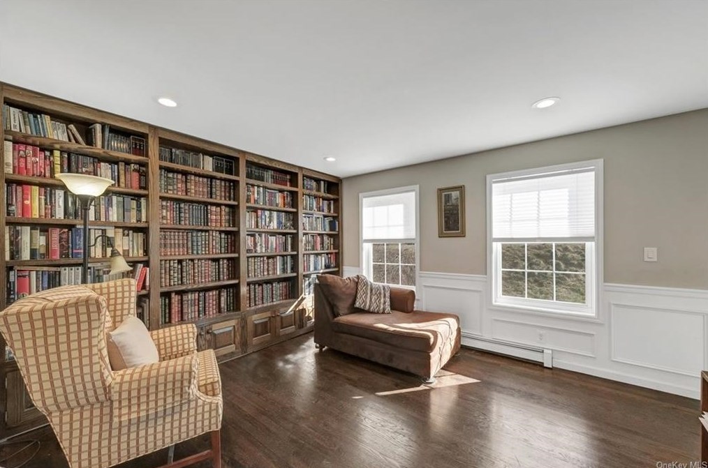 80 Tamarack Hill Dr, Poughkeepsie NY  12603-1112 exterior