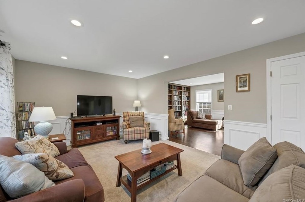 80 Tamarack Hill Dr, Poughkeepsie NY  12603-1112 exterior