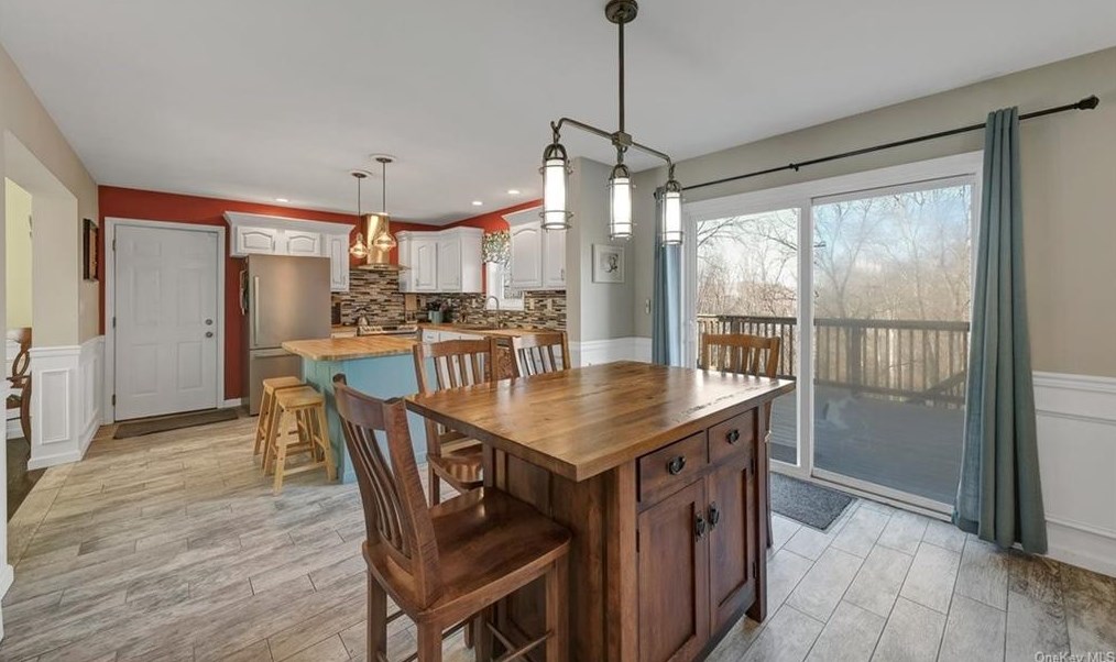 80 Tamarack Hill Dr, Poughkeepsie NY  12603-1112 exterior