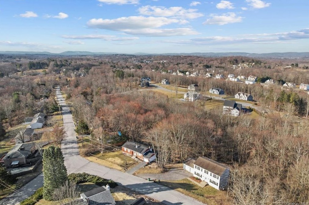 80 Tamarack Hill Dr, Poughkeepsie NY  12603-1112 exterior