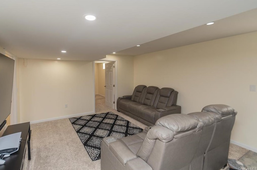 2638 Liberty Rdg, Newburgh NY  12553-4924 exterior