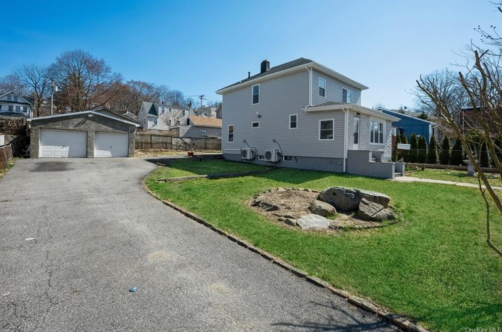 16 Moultrie Ave, Yonkers NY 10710-5410 exterior