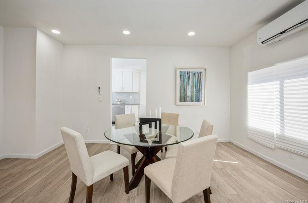 16 Moultrie Ave, Yonkers NY 10710-5410 exterior