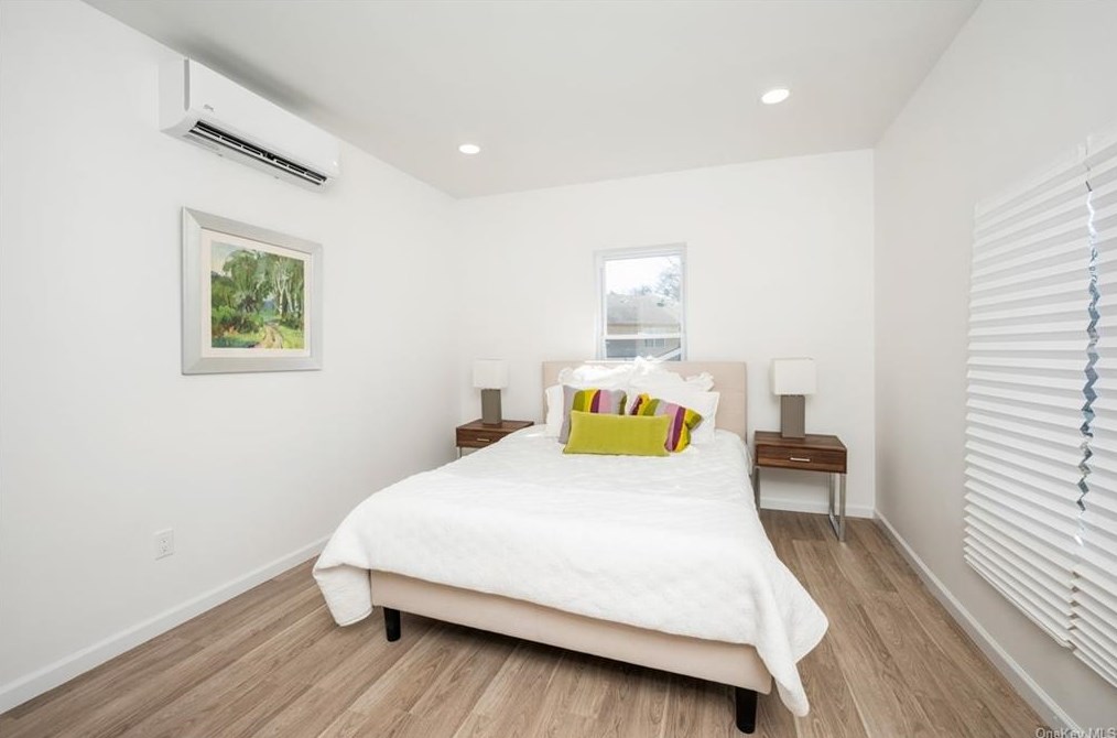 16 Moultrie Ave, Yonkers NY 10710-5410 exterior