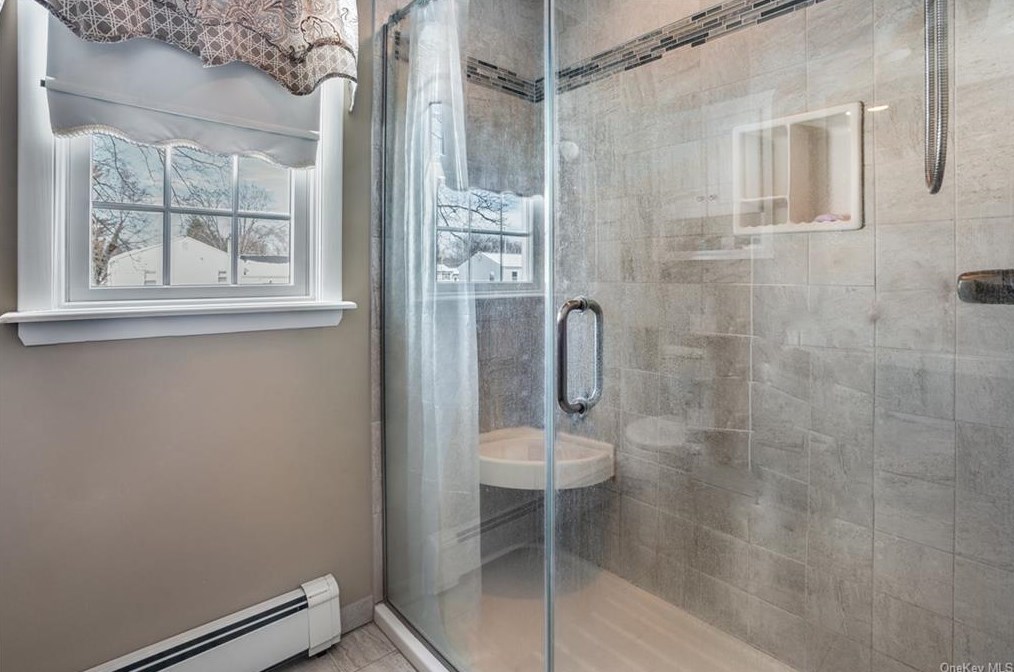 102 Meadow Ln, Poughkeepsie NY 12603-3278 exterior