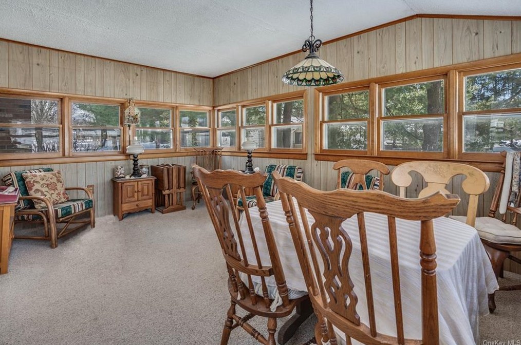 102 Meadow Ln, Poughkeepsie NY 12603-3278 exterior