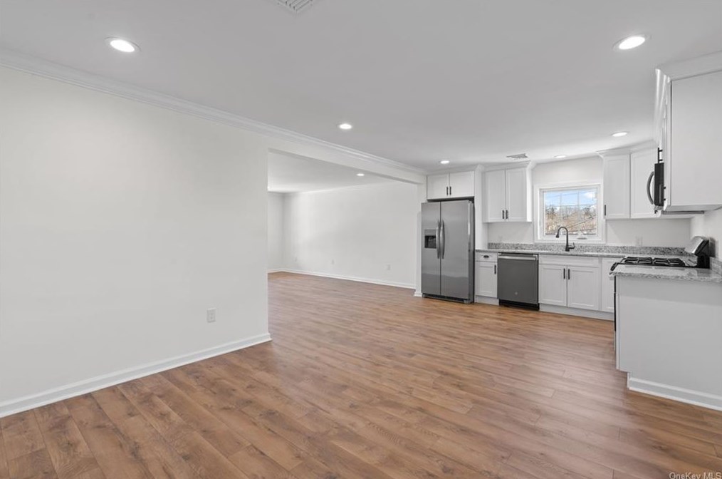 64 Oak St, Walden NY  12586-1241 exterior