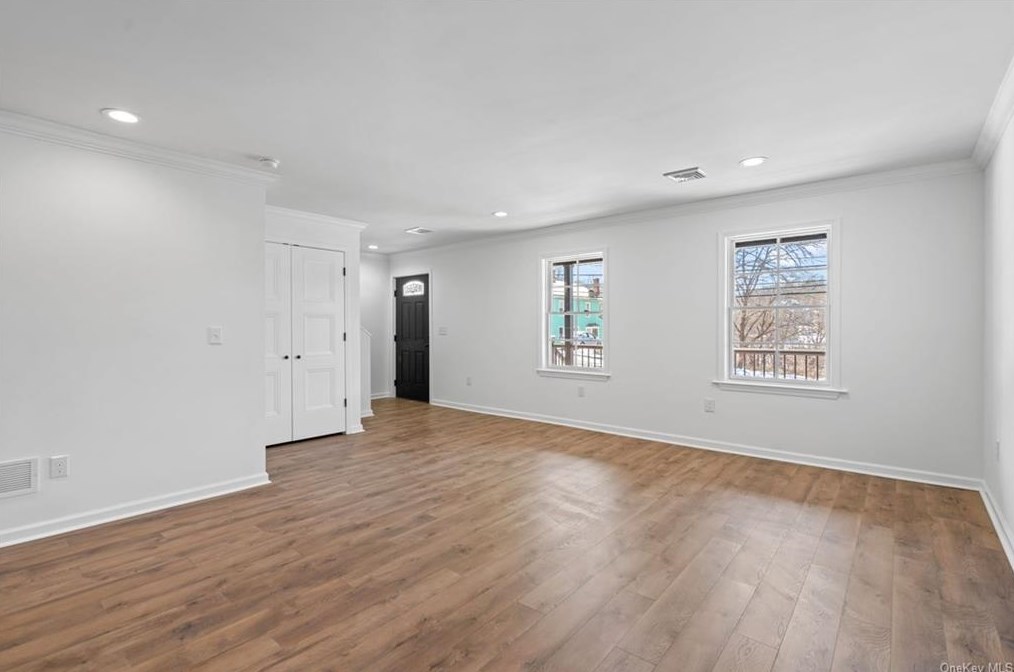 64 Oak St, Walden NY  12586-1241 exterior