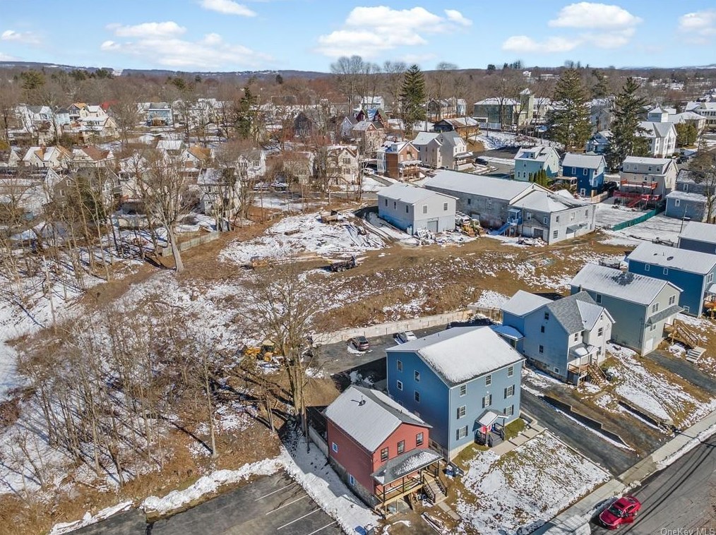 64 Oak St, Walden NY  12586-1241 exterior