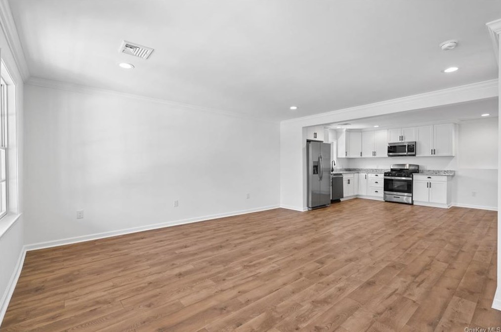 64 Oak St, Walden NY  12586-1241 exterior