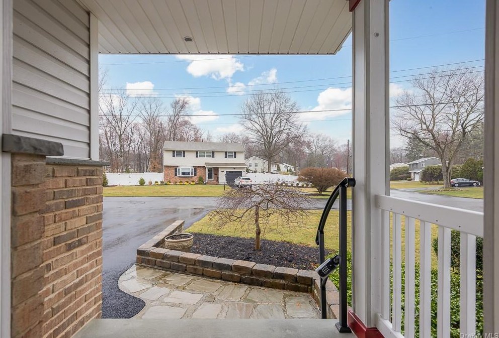 12 Elyse Dr, New City NY  10956-3308 exterior