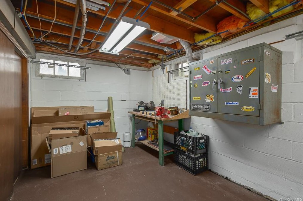 12 Elyse Dr, New City NY  10956-3308 exterior