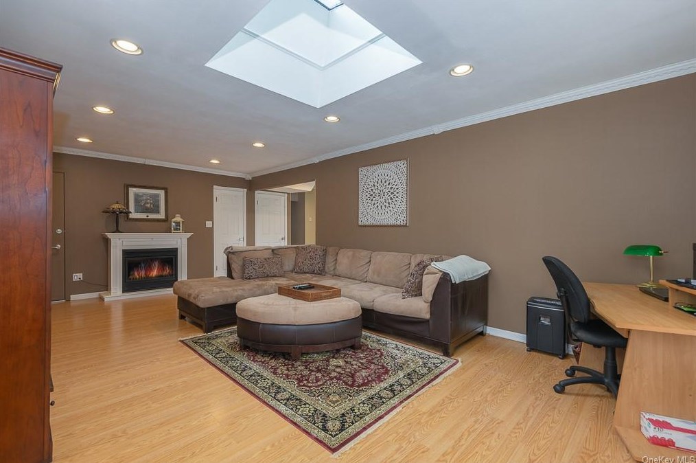 12 Elyse Dr, New City NY  10956-3308 exterior