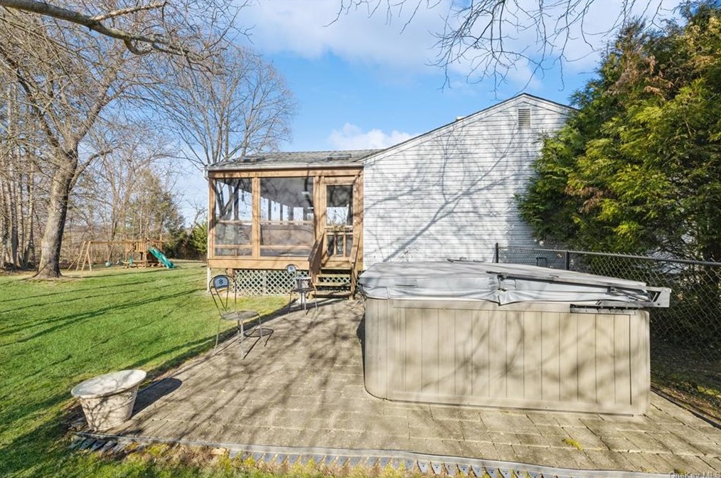 9 Cavalry Dr, New City NY  10956-5201 exterior