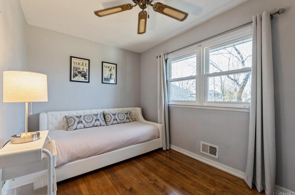 9 Cavalry Dr, New City NY  10956-5201 exterior