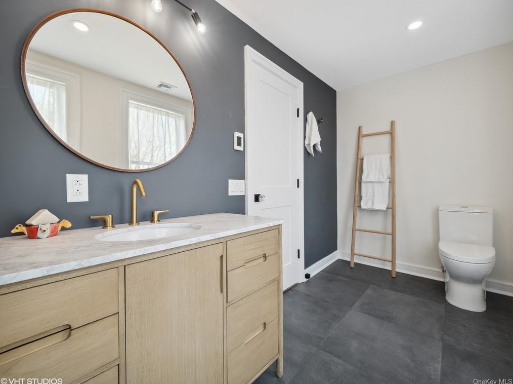 39 Ackerman St, Beacon NY 12508-2824 exterior