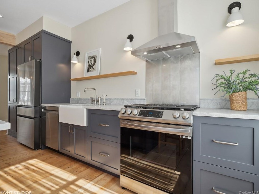 39 Ackerman St, Beacon NY 12508-2824 exterior